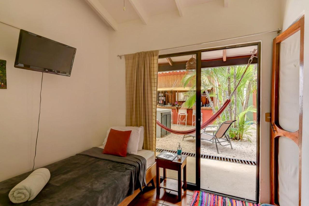 Hotel Mahayana ตามารินโด ภายนอก รูปภาพ